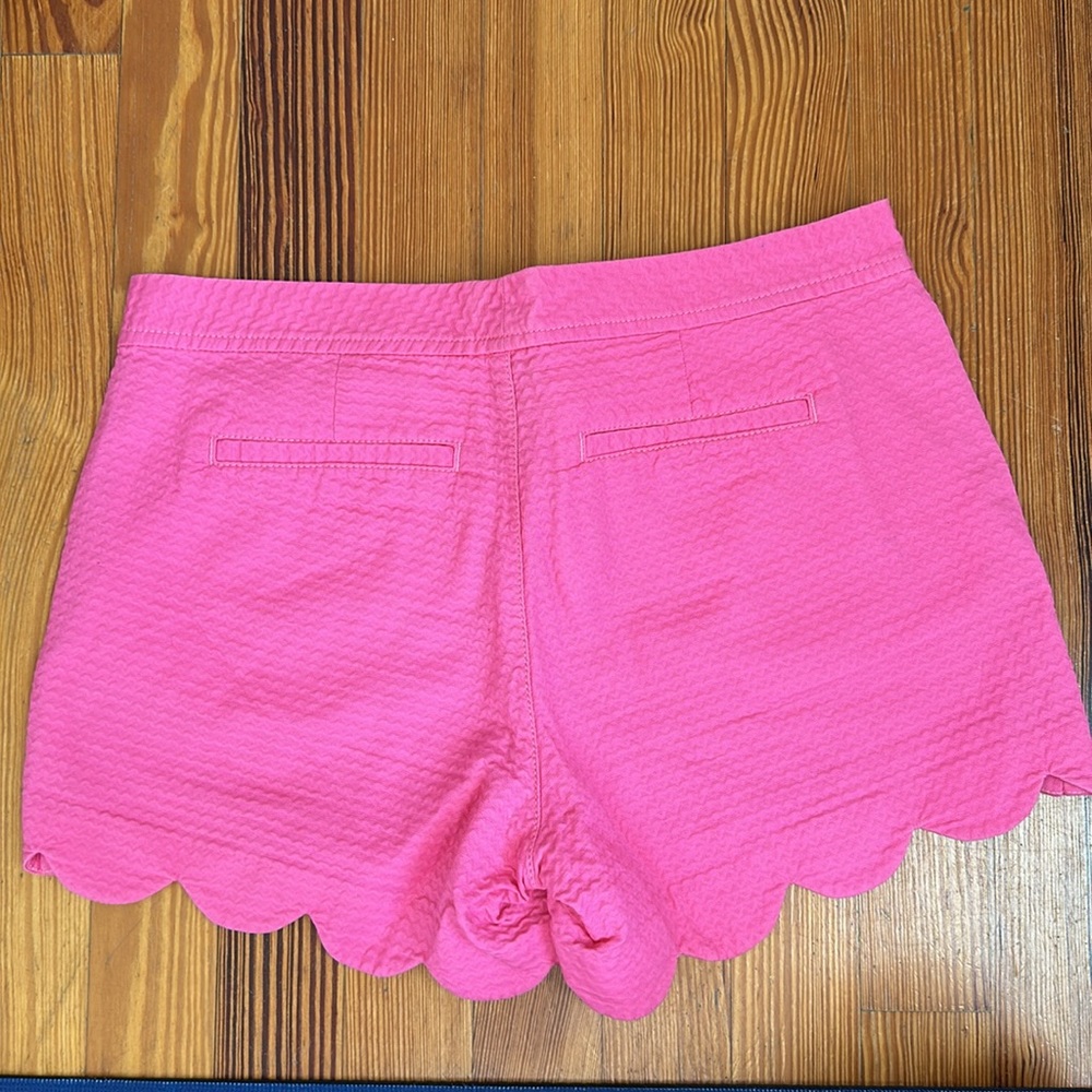 Lilly Pulitzer, hot pink scallop shorts - Picture 5 of 6